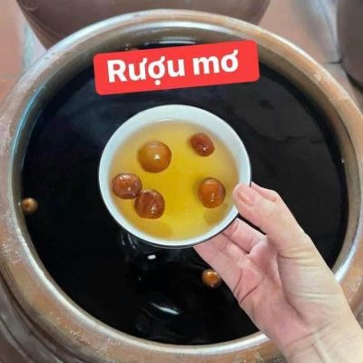 Rượu mơ rừng ngâm hạ thổ ,men lá tây bắc - bình gửi đi có quả - 1lít